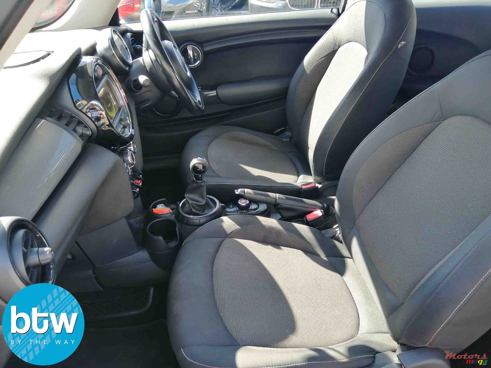 2015' MINI Cooper photo #4