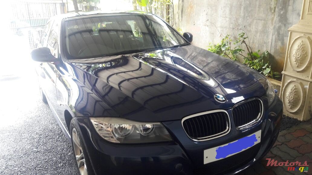 2010' BMW 320 photo #1