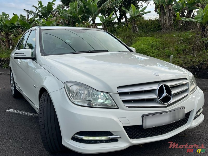 2011' Mercedes-Benz C 180 photo #2