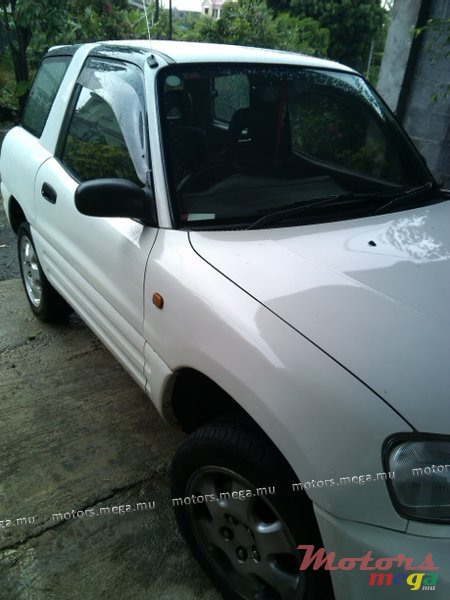 1995' Toyota RAV4 top photo #2