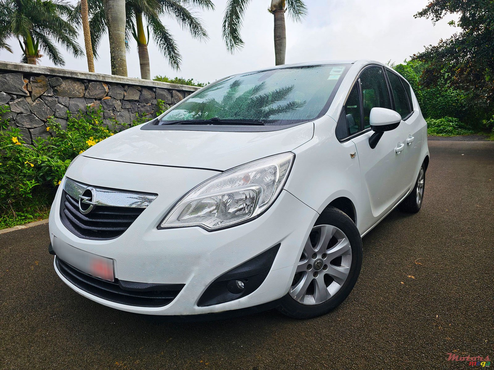 2012' Opel Meriva 1.4 Turbo photo #1