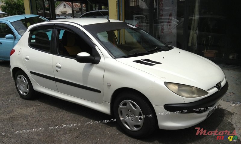 2000' Peugeot 206 photo #2