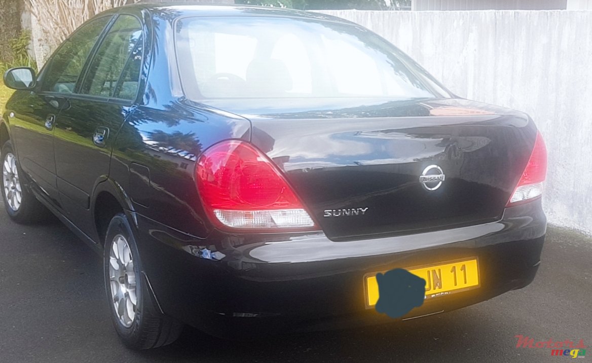 2011' Nissan Sunny photo #2
