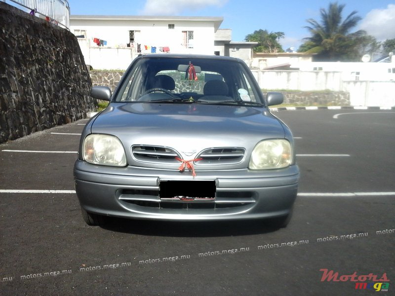 2001' Nissan photo #1