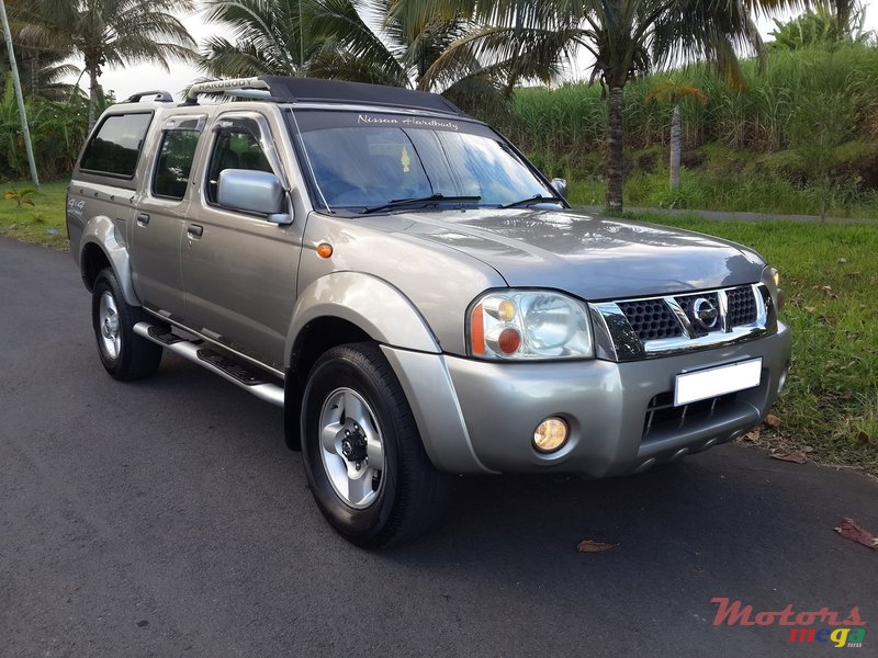 2006' Nissan Harbody Predator (4x4) photo #1