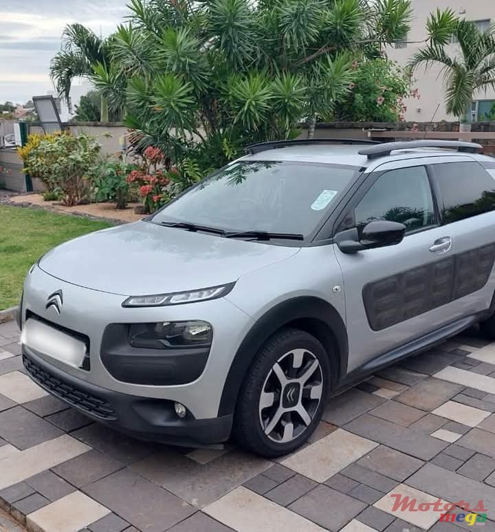 2017' Citroen C4 Cactus photo #4