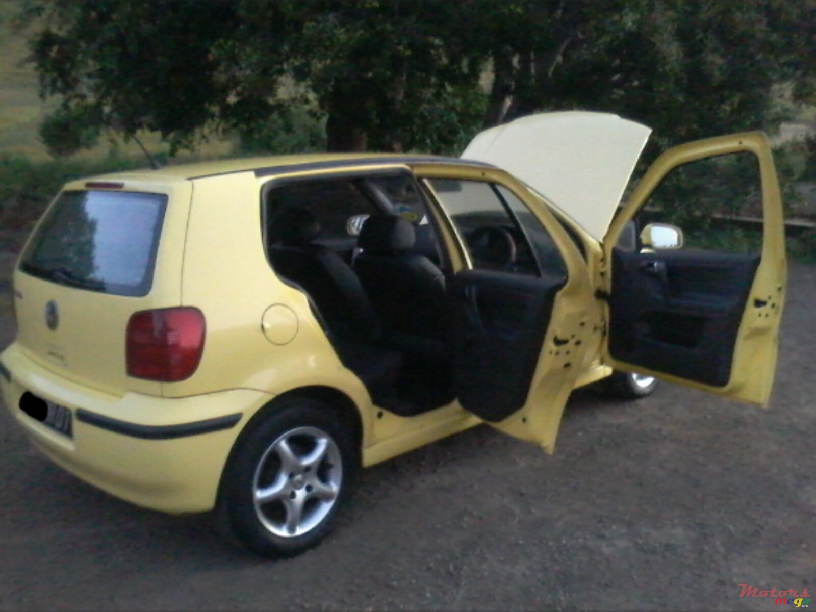 2001' Volkswagen Polo photo #5
