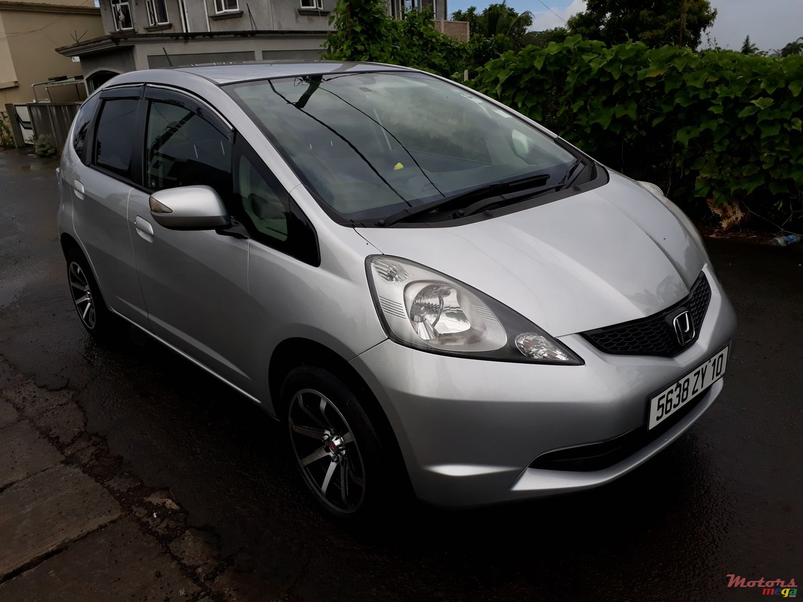 2010' Honda Fit photo #2