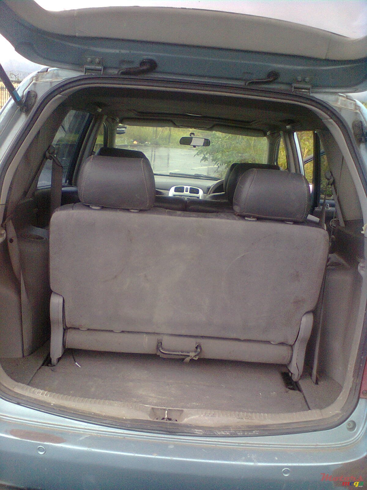 2002' Mazda Premacy photo #4