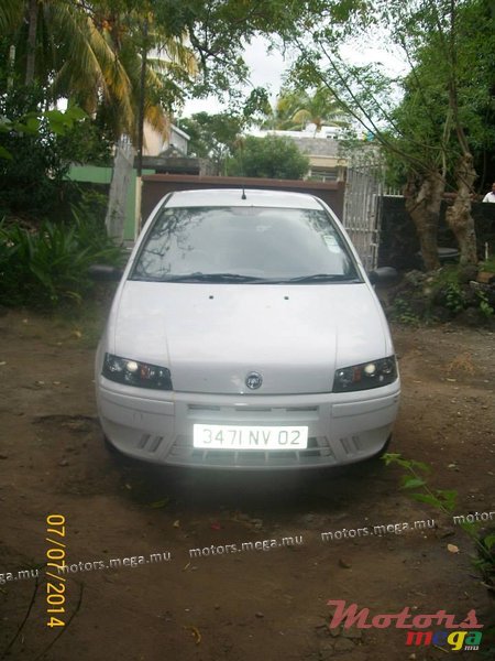 2002' Fiat Punto photo #1