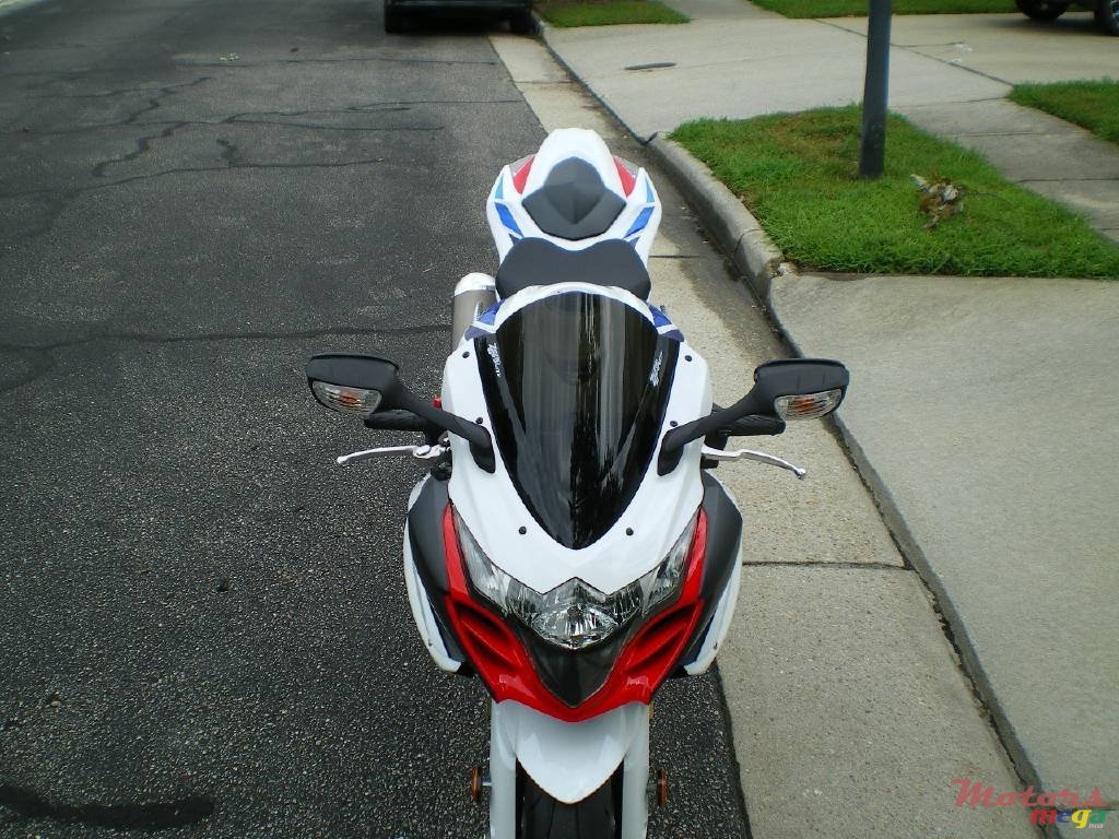 2013' Suzuki GSXR1000 photo #6