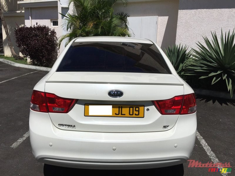 2009' Kia Optima photo #1