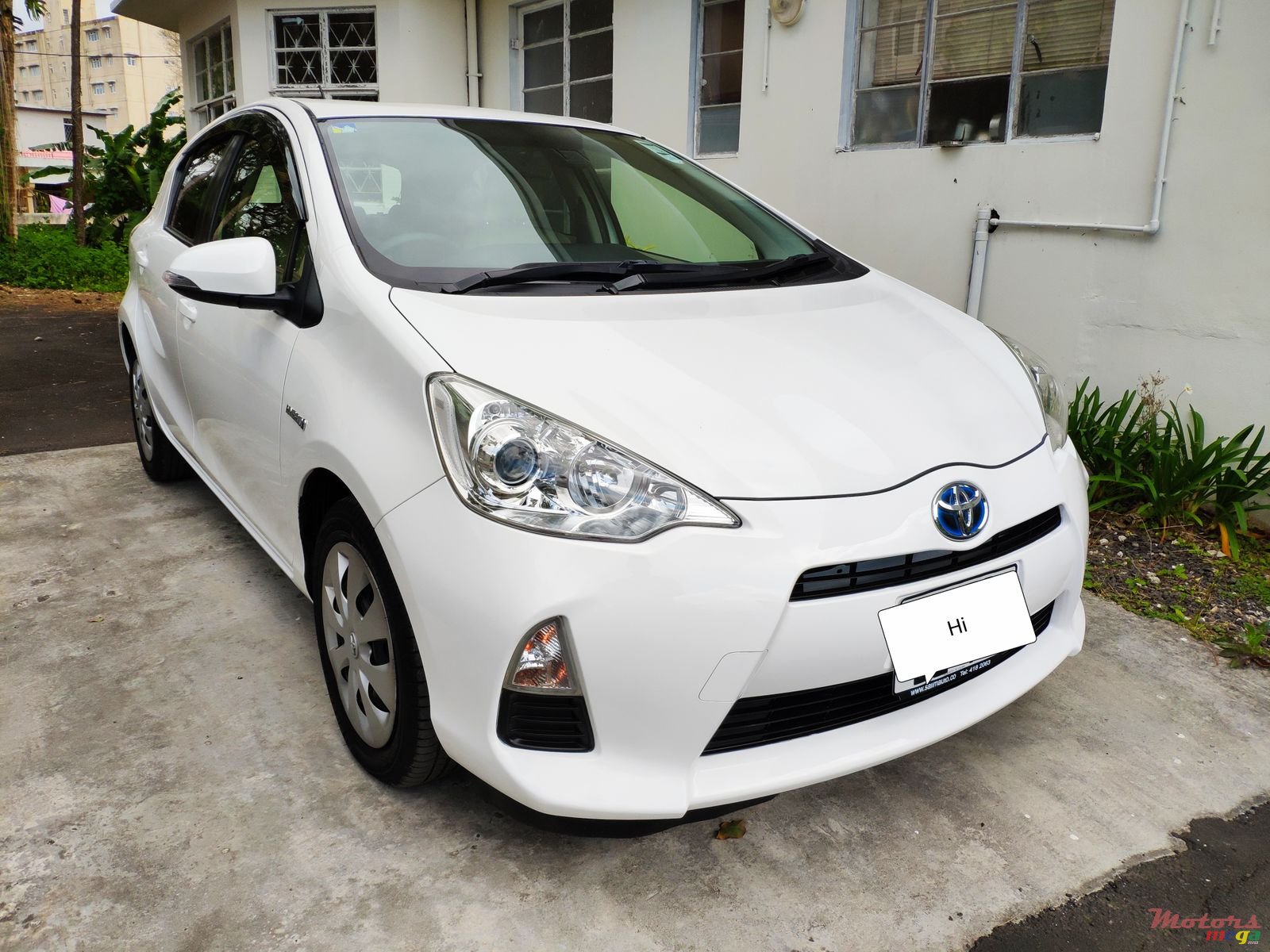 2013' Toyota Aqua photo #1