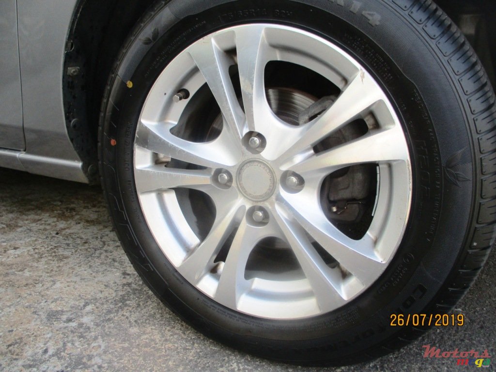 2013' Mazda Demio photo #4