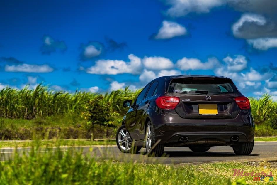 2015' Mercedes-Benz A 180 photo #2