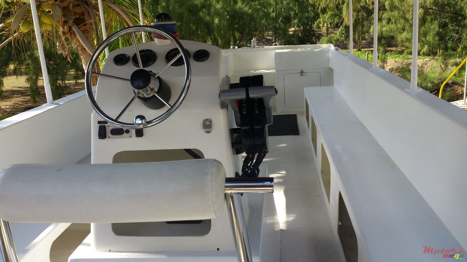 2001' Boston Whaler photo #1