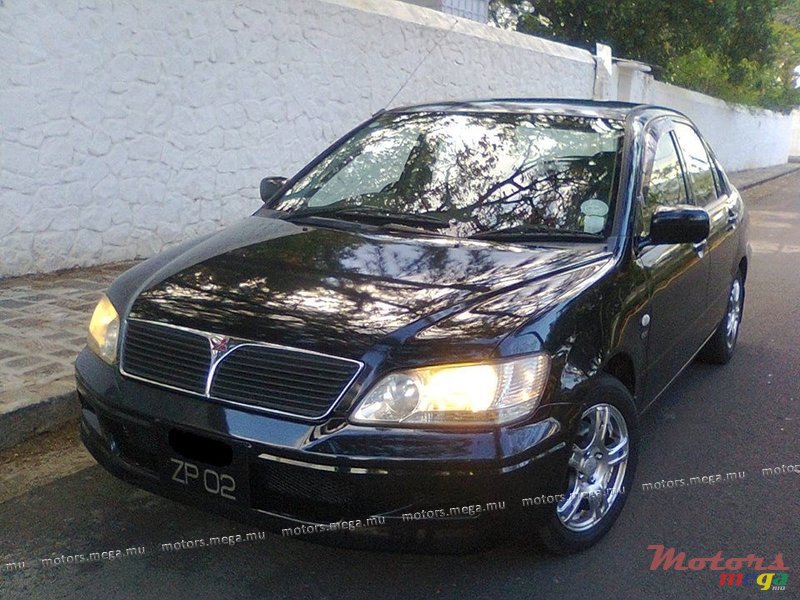 2002' Mitsubishi Lancer photo #1
