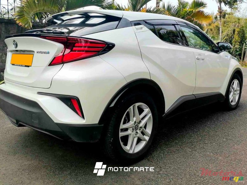 2020' Toyota C-HR 1.8 photo #3