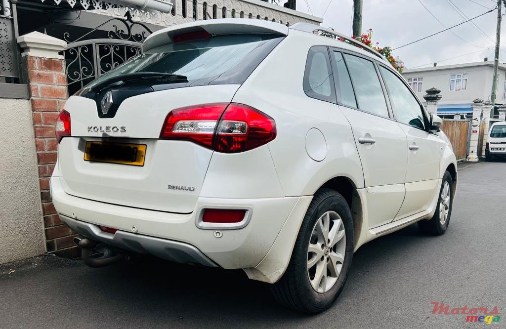 2009' Renault Koleos photo #2