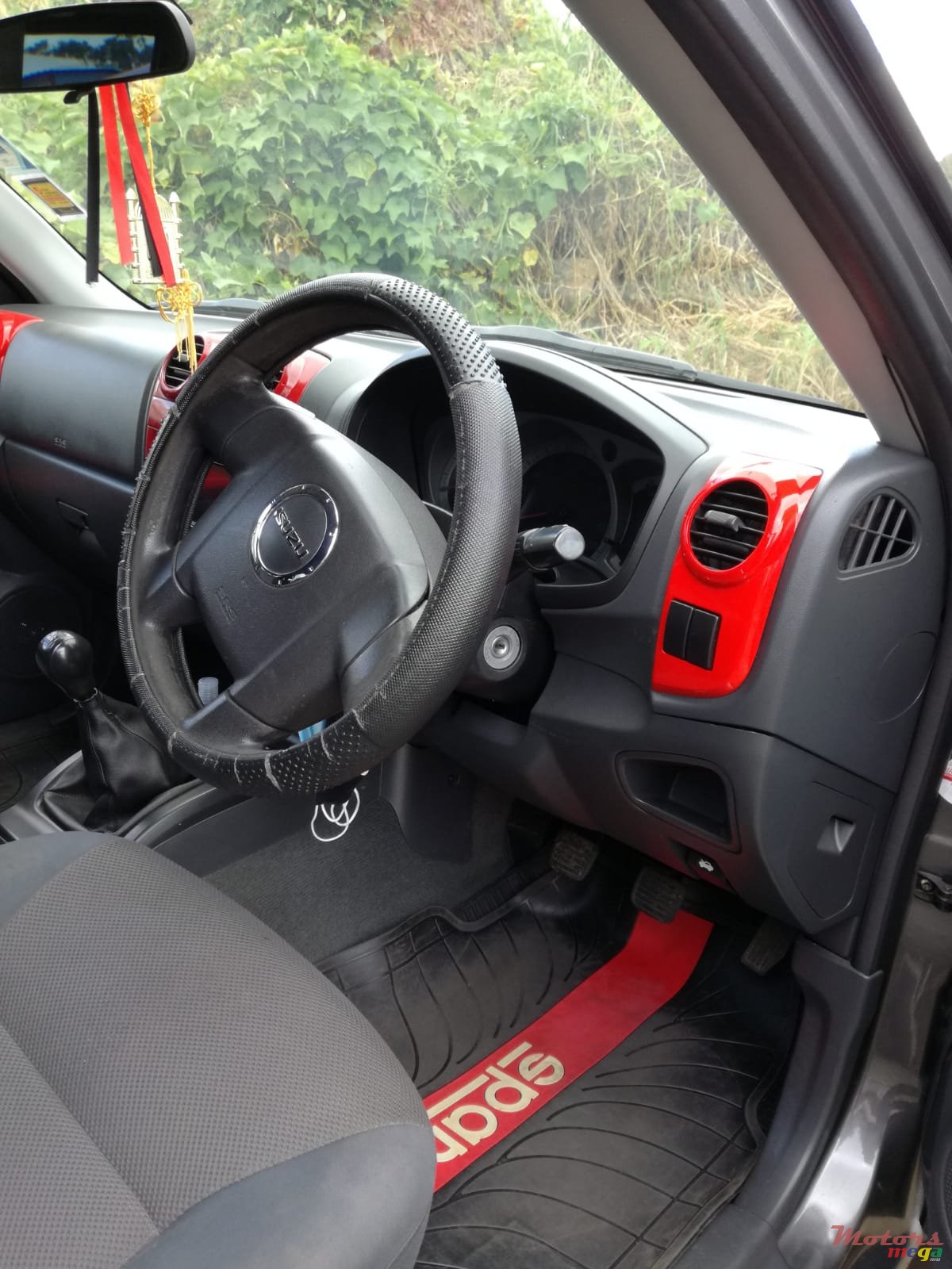 2009' Isuzu D-Max photo #5