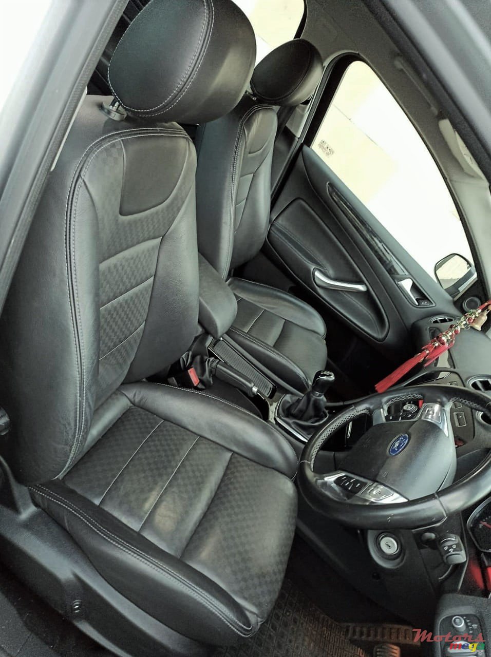 2011' Ford Mondeo photo #6