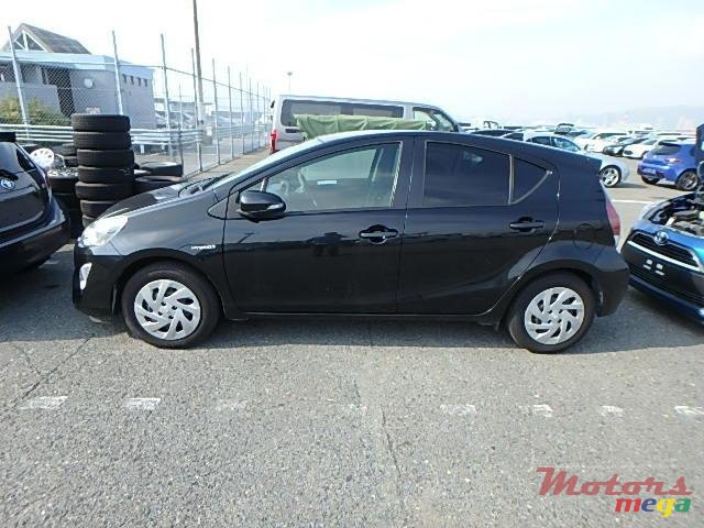 2016' Toyota Aqua photo #3