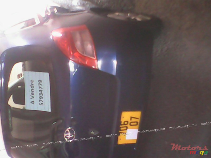 2007' Toyota Toyota vitz photo #3