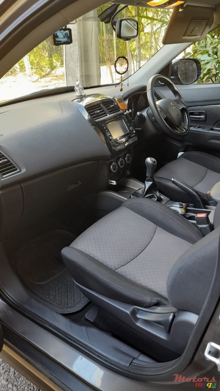 2018' Mitsubishi ASX photo #7