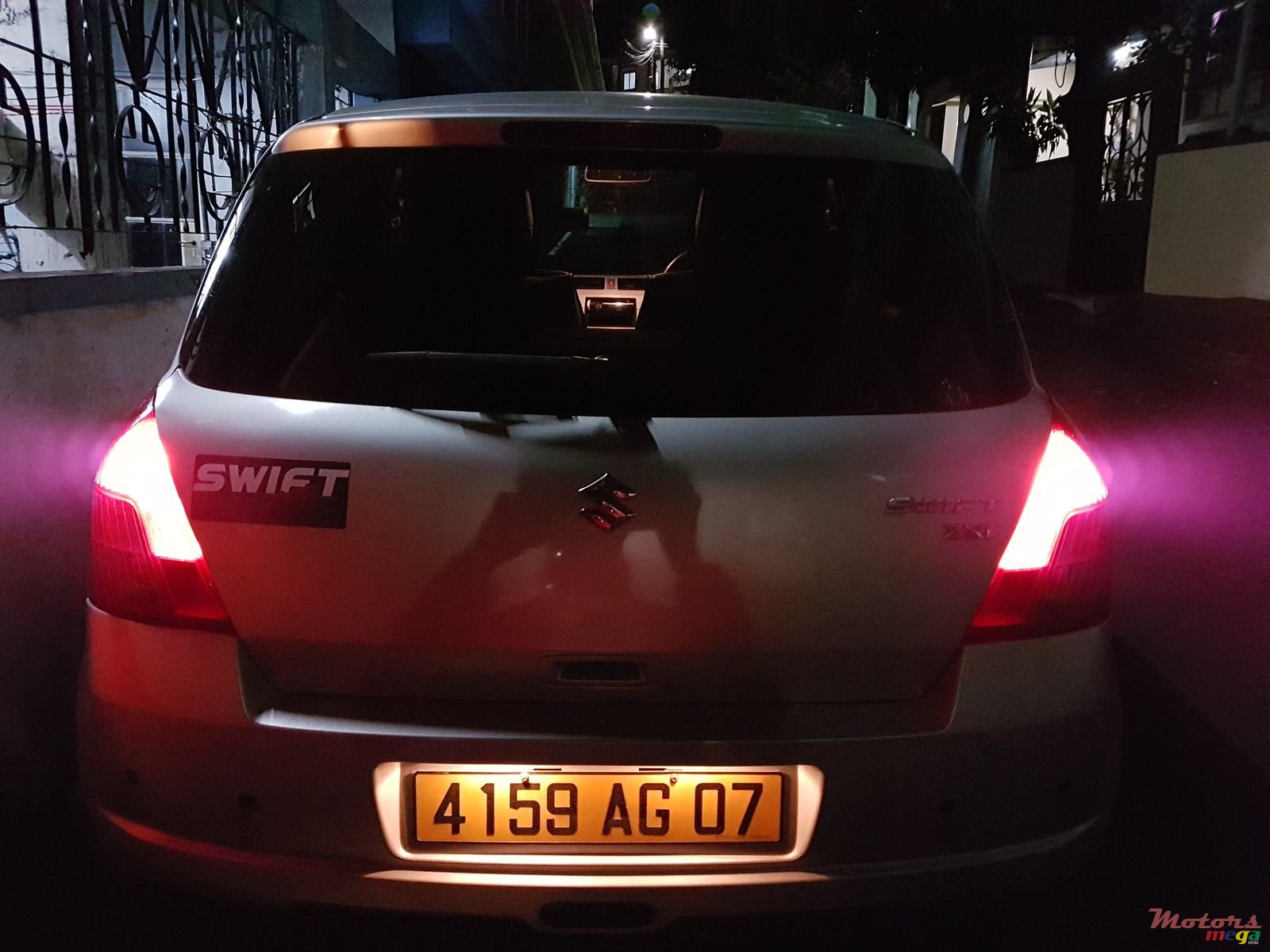 2007' Suzuki Swift photo #2