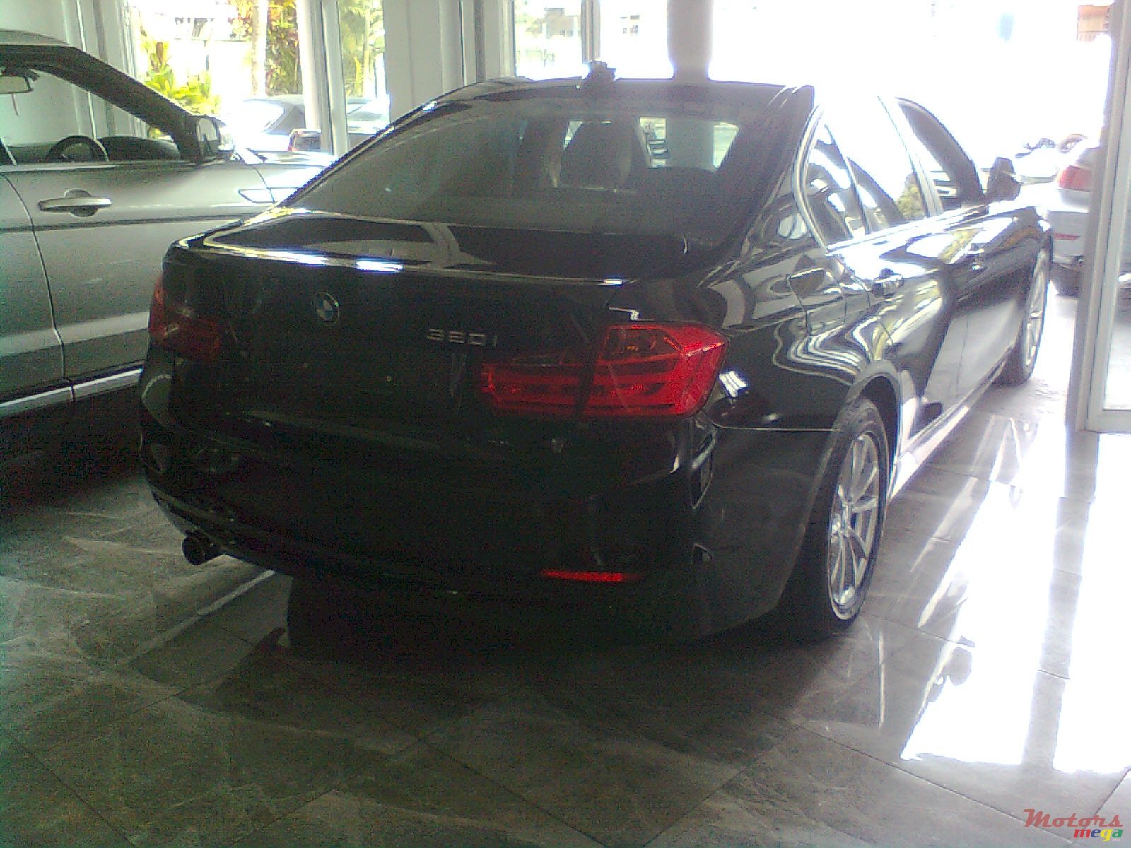2012' BMW 3 Series photo #2