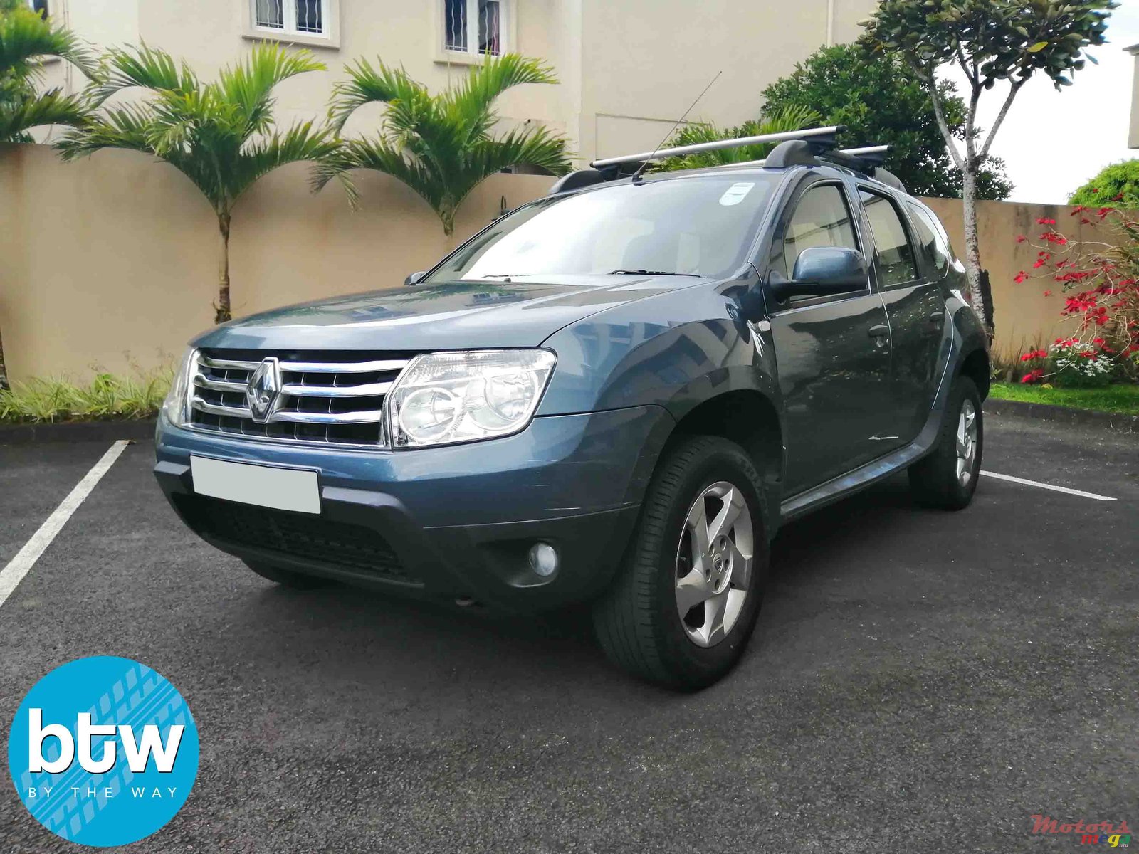 2014' Renault Duster photo #2