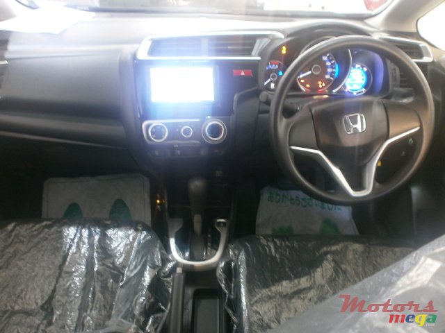 2013' Honda FR-V FIT photo #4
