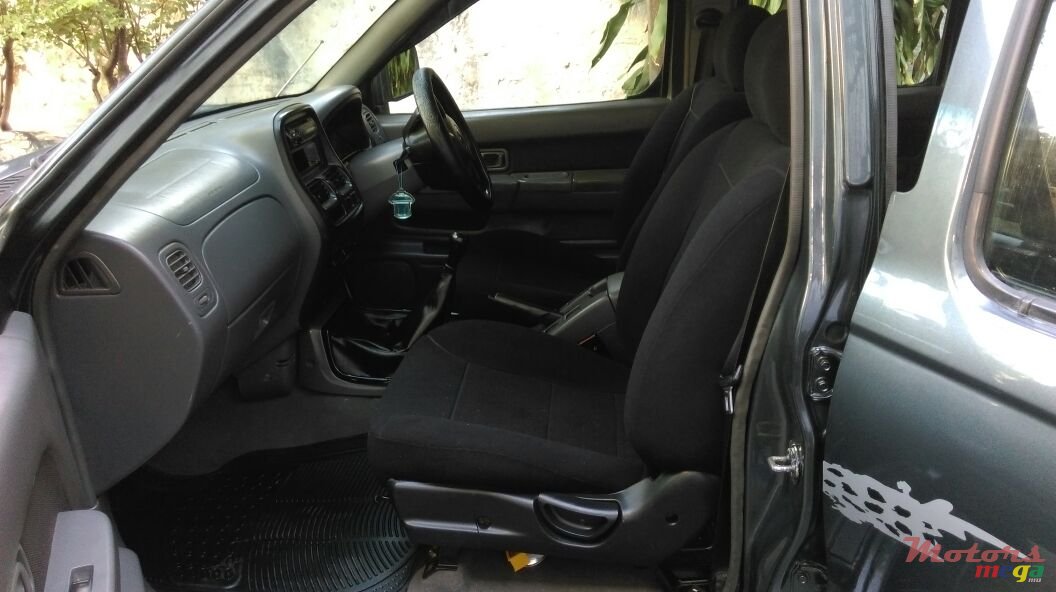 2006' Nissan Hardbody photo #7