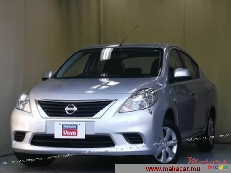 2012' Nissan Tiida photo #1