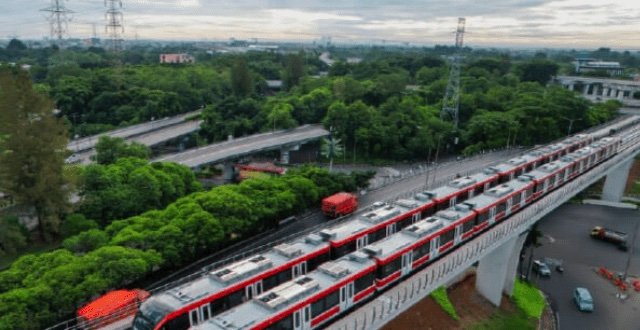 Mass Transit : Metro-Express : une piscine au Curepipe Urban Terminal