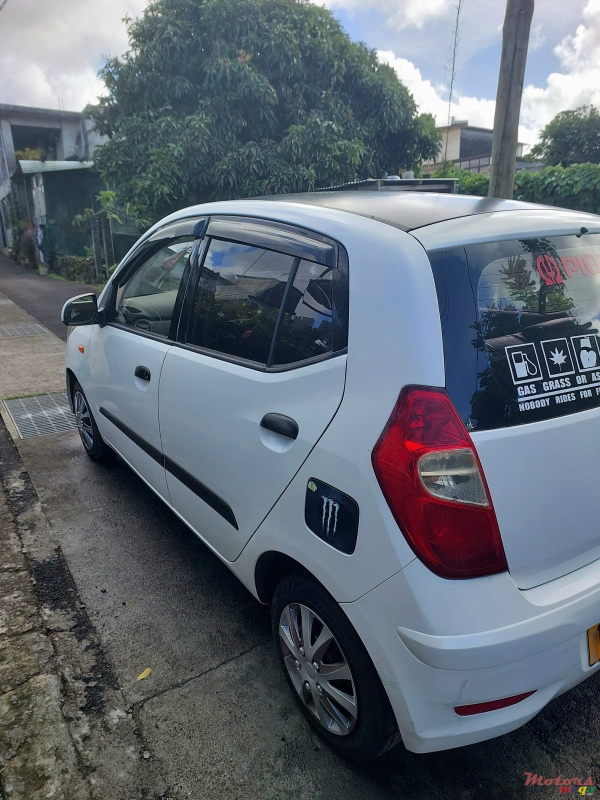 2012' Hyundai i10 photo #2