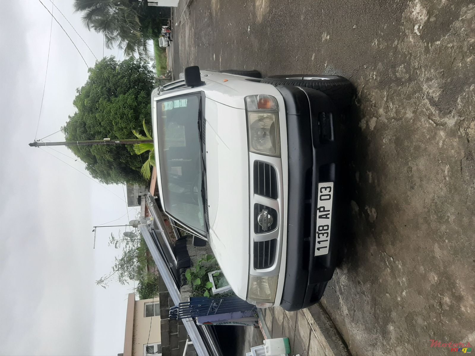 2003' Nissan photo #1