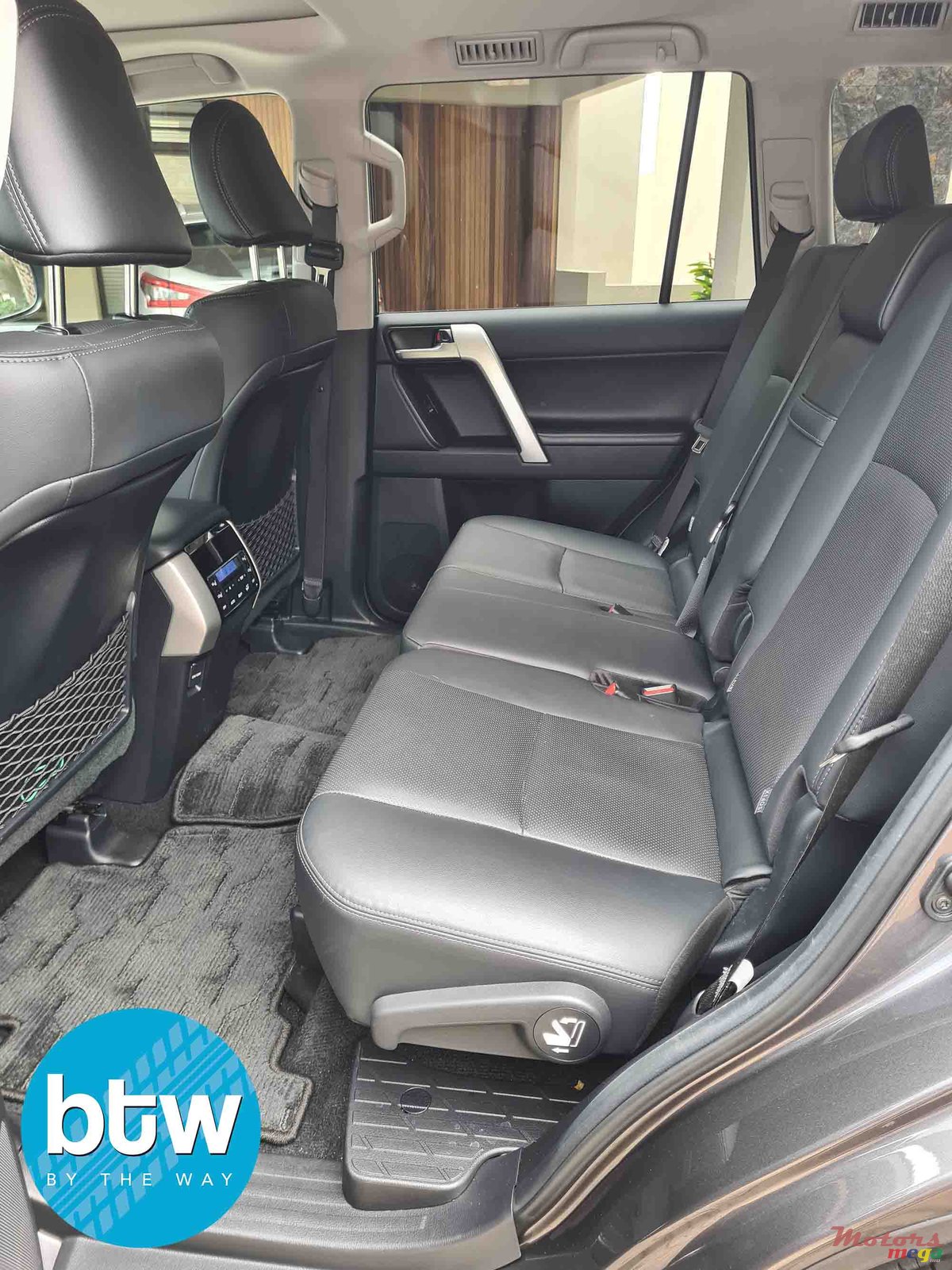 2021' Toyota Prado photo #3