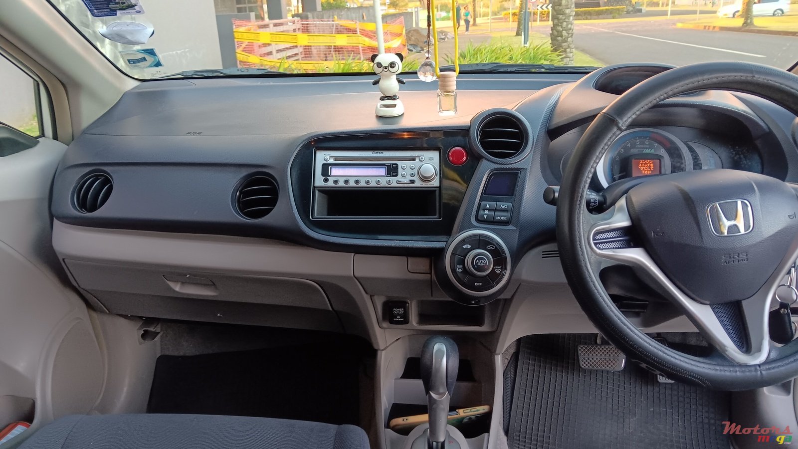 2010' Honda Insight photo #4