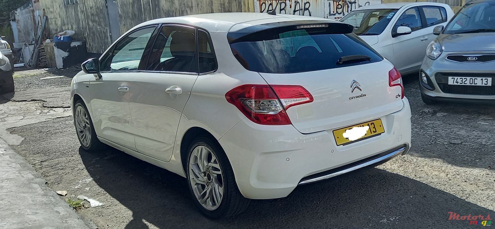 2013' Citroen C4 photo #3