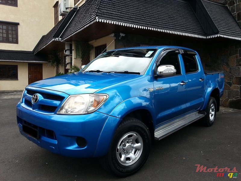 2007' Toyota Hilux photo #1