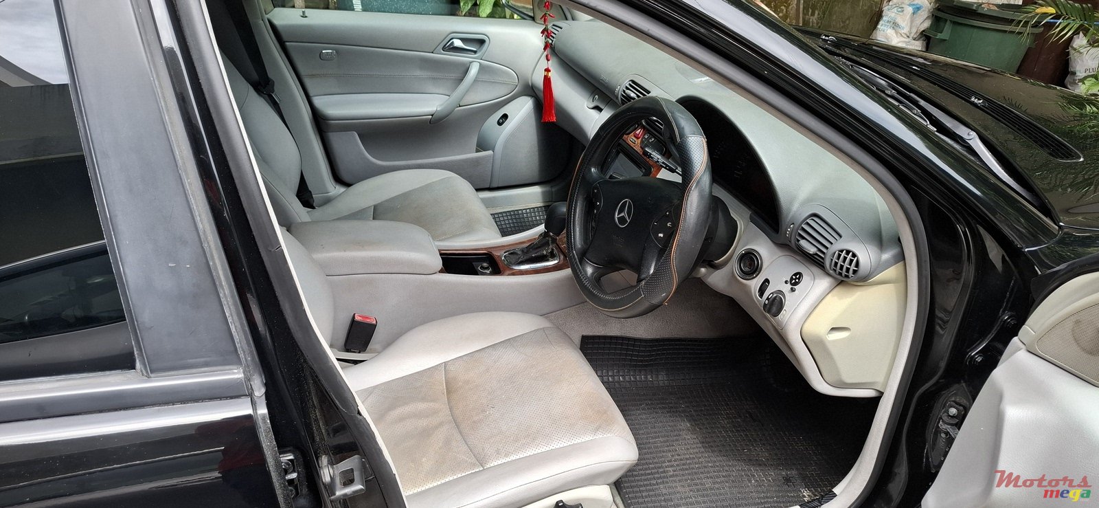 2001' Mercedes-Benz photo #3