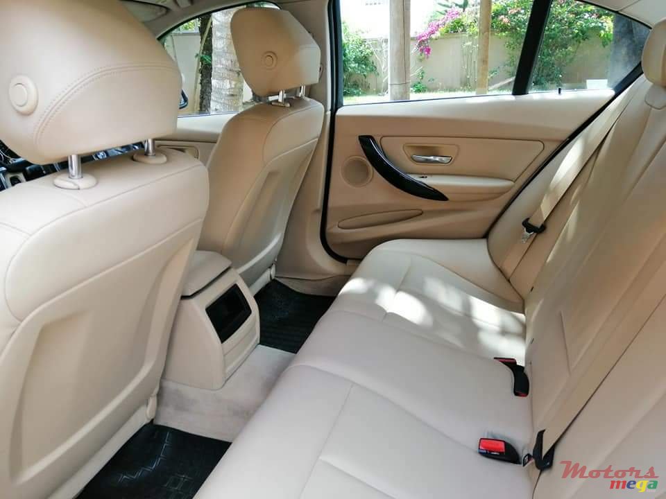 2013' BMW 3 Series photo #7