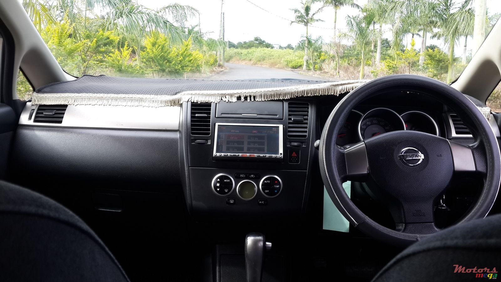 2007' Nissan Hatchback photo #4