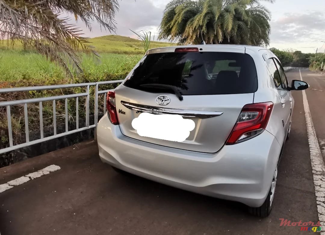 2014' Toyota Vitz photo #1