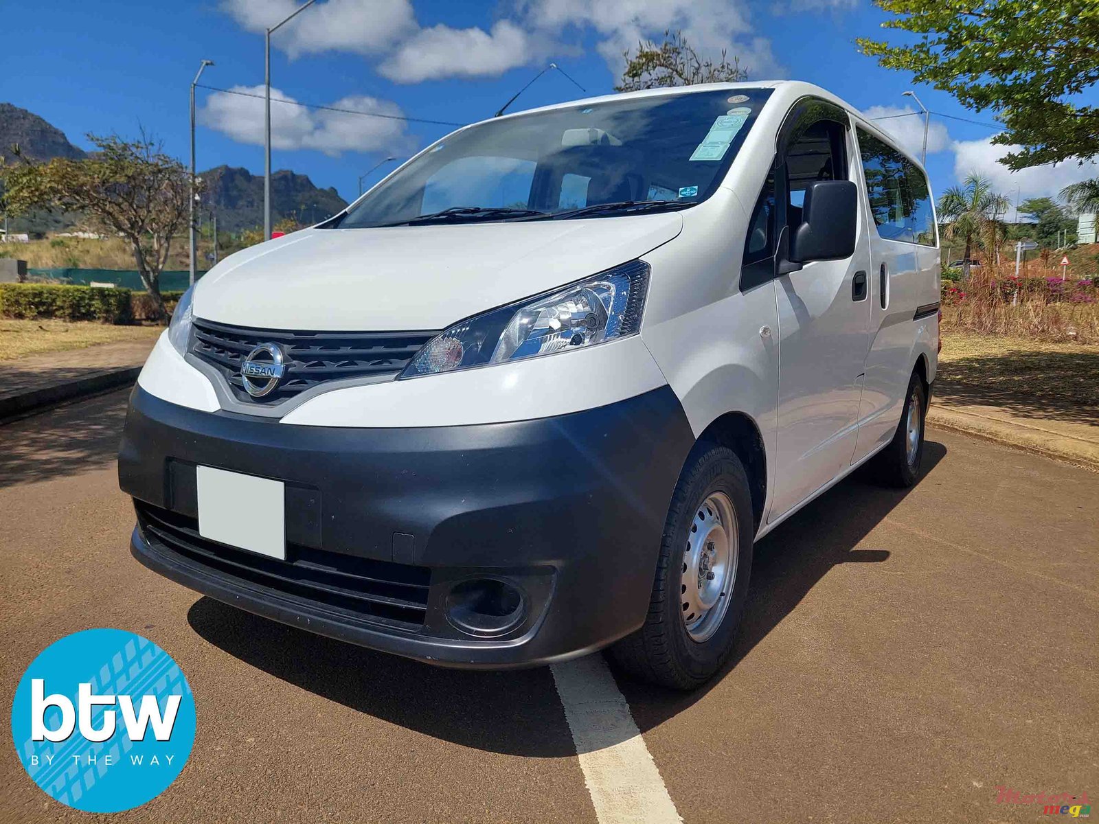 2013' Nissan NV photo #2