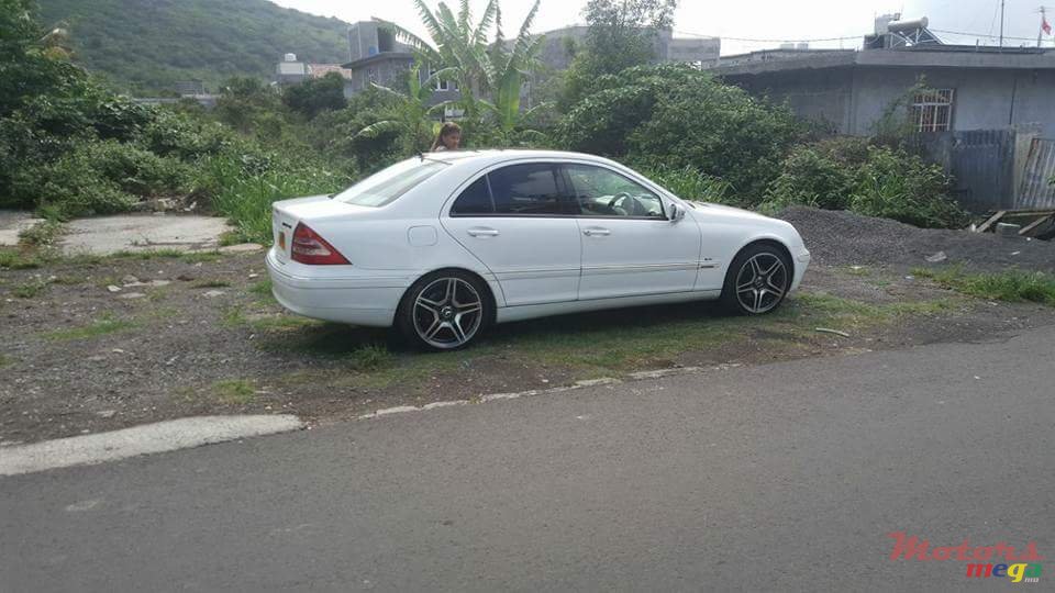 2001' Mercedes-Benz C-Class photo #3
