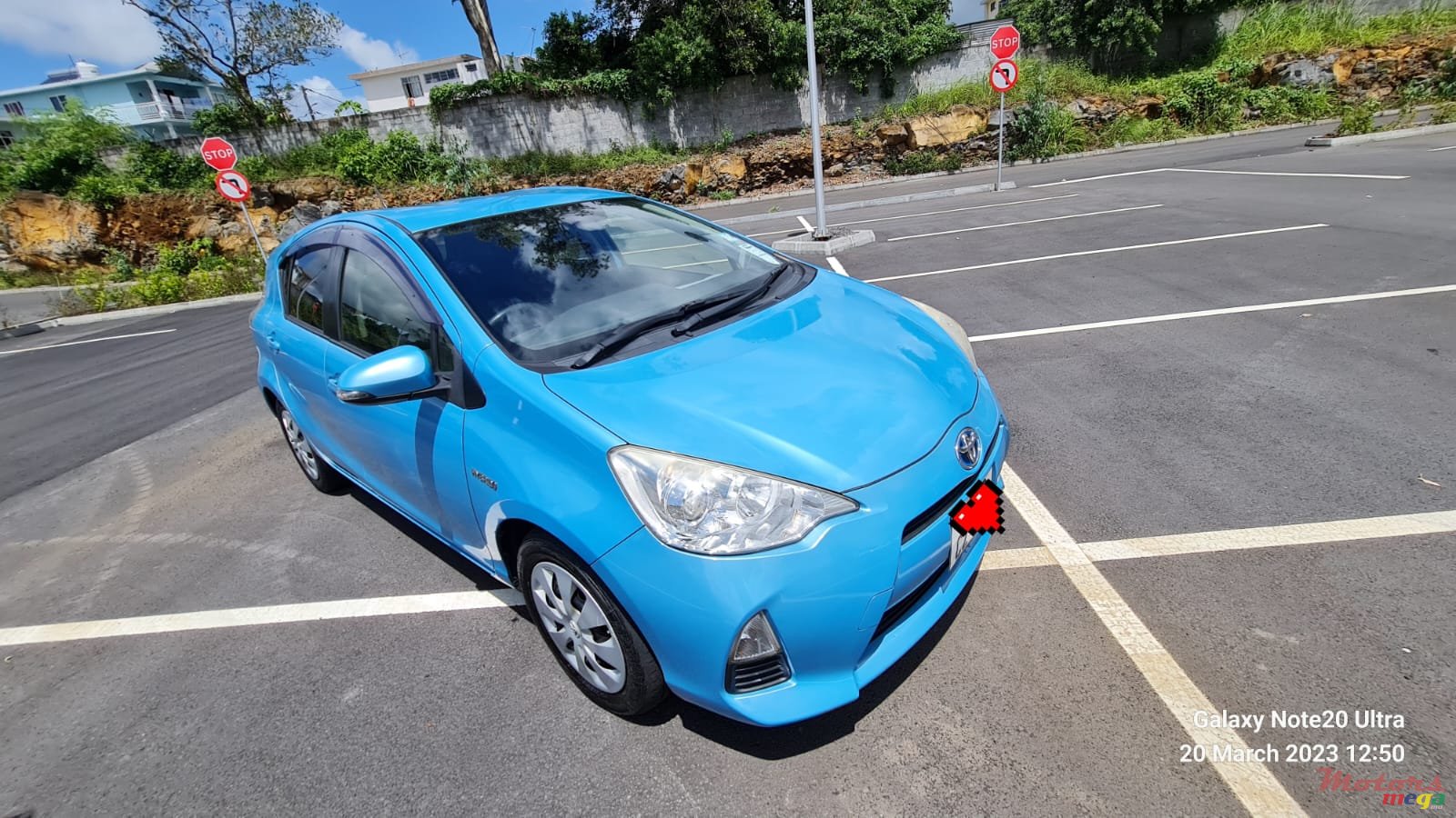 2013' Toyota Aqua photo #3