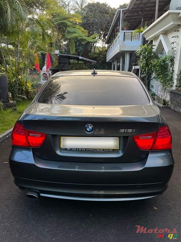 2011' BMW 316 photo #5