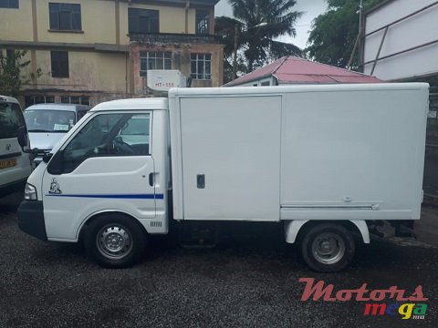 2000' Mazda Bongo photo #1